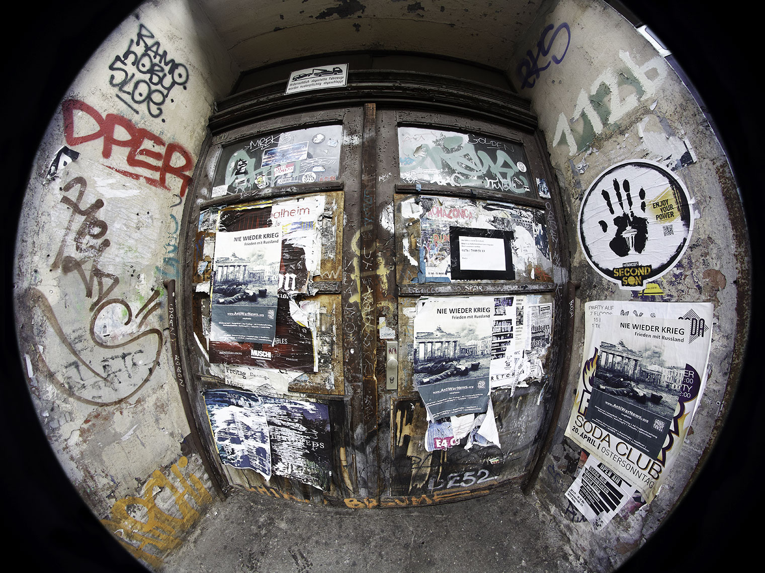 Berlin Entryway 17